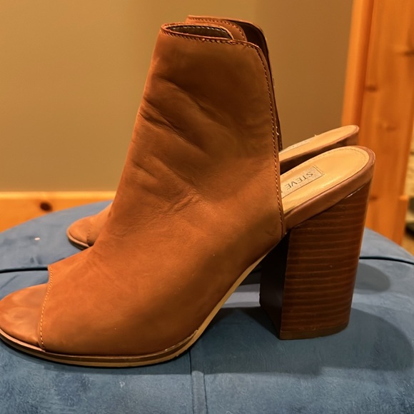 Brown booties - Picture 3 of 6